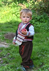 С тамбура в село Свежен_101