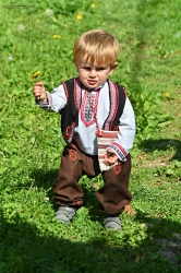 С тамбура в село Свежен_105