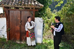 С тамбура в село Свежен_41